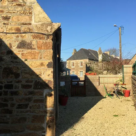Jolie Maison Bourg De * Penvénan